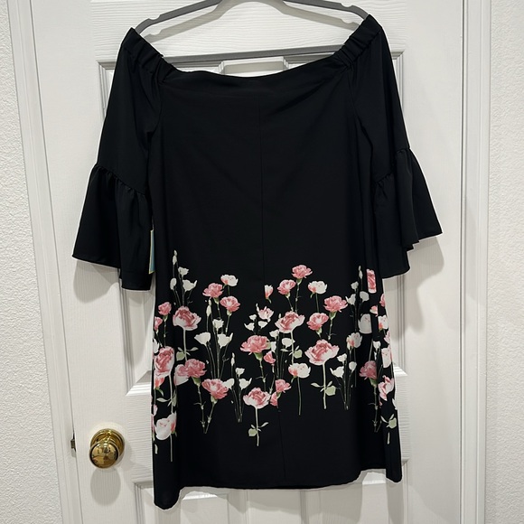 Cece Black Off Shoulder Black & Floral Dress - Picture 3 of 7